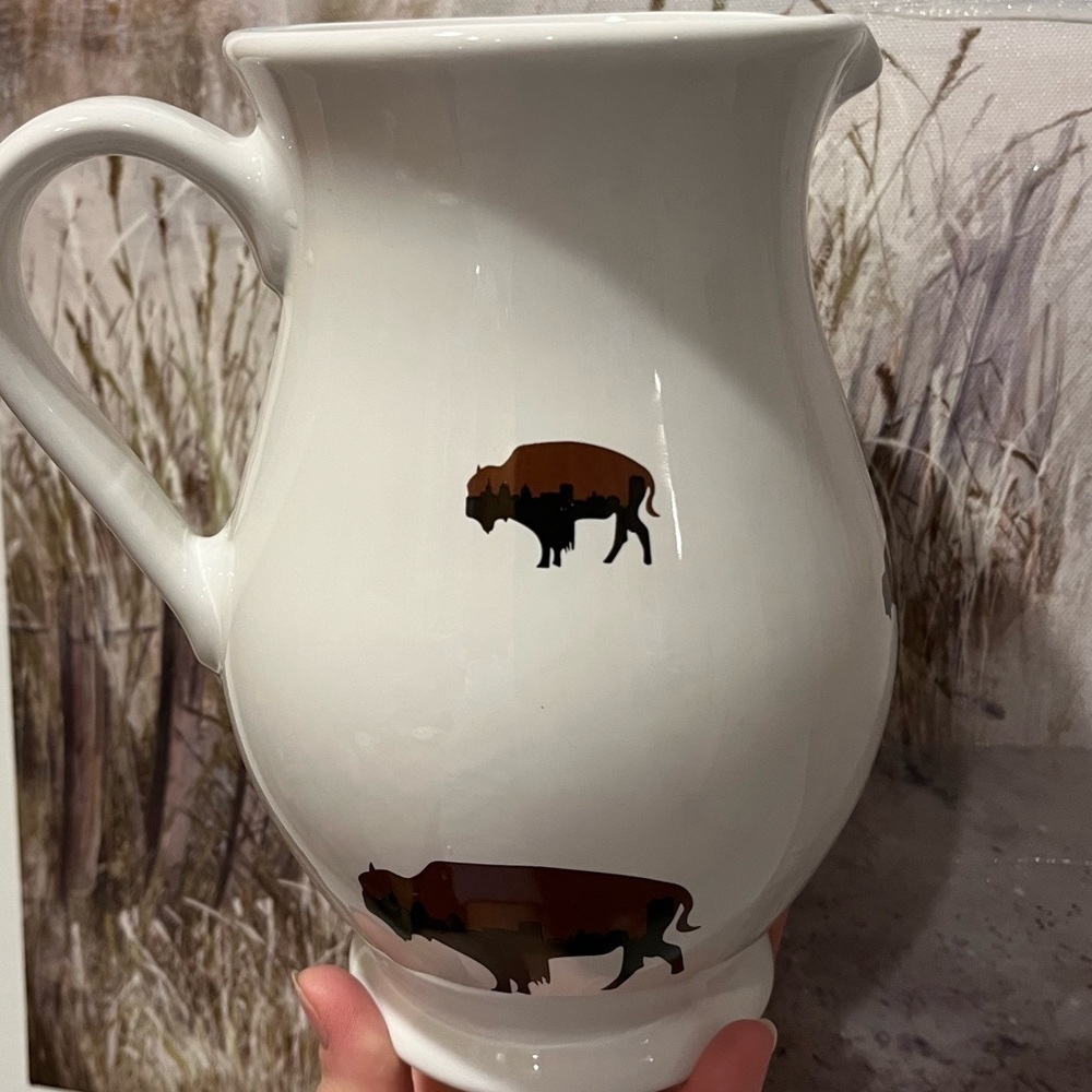 Roaming Buffalo Pitcher 5.5 - 6 cups Homer Loughlin China - Picture 10 of 11